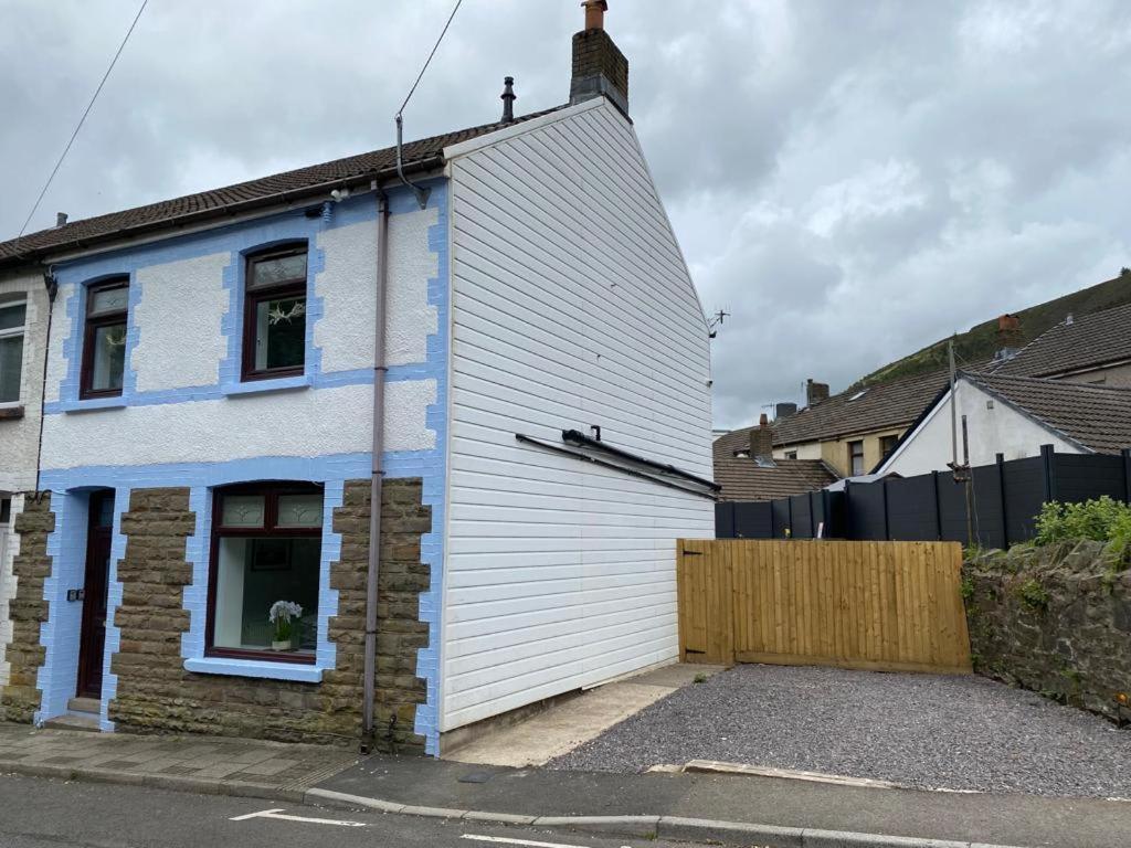 Rhondda Tunnel Cottage By Staystaycations Treorky Exteriör bild